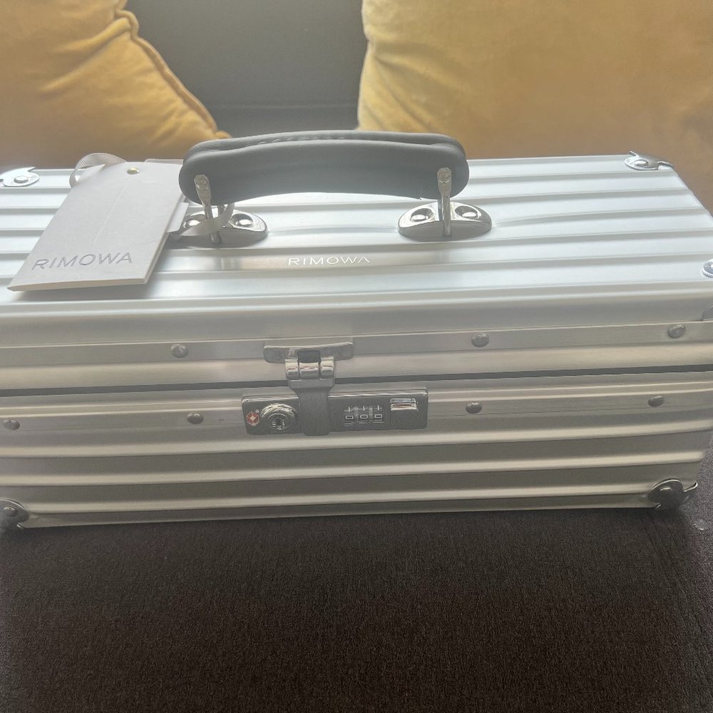 Rare RIMOWA One Bottle Case